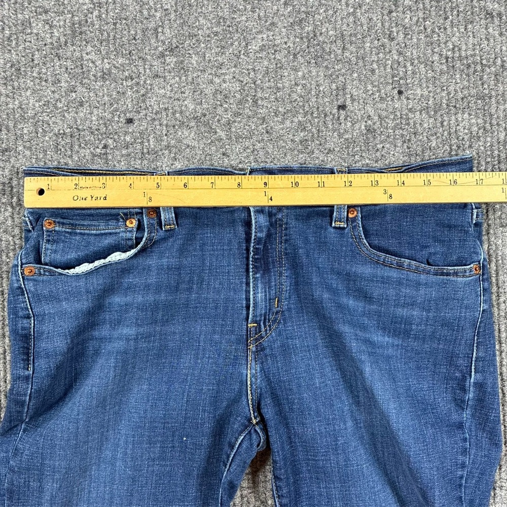 Levi's Womens Boyfriend Jeans Size 31 Medium Wash Denim Stretch Mid Rise - Picture 8 of 12